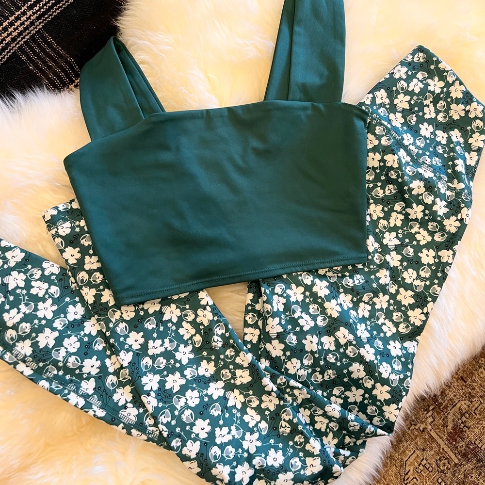 REFORMATION LEGGINGS AND TOP